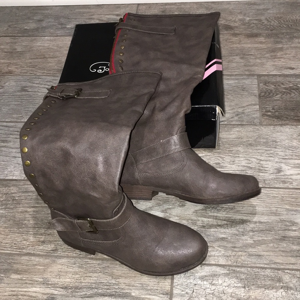 Women’s taupe tall boots 8.5 Journee Collection